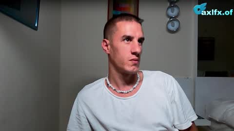 Axl online show from October 12, 2025, 4:28 pm