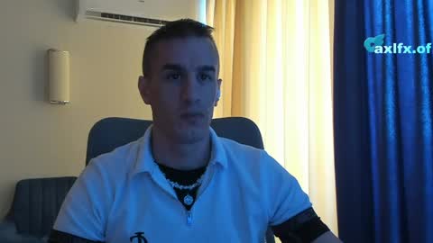 Snapshot of axl_fx chatting on May 10, 2026, 7:35 am Axl online show from May 10, 2026, 7:35 am