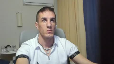 Snapshot of axl_fx chatting on May 16, 2026, 10:41 pm Axl online show from May 16, 2026, 10:41 pm