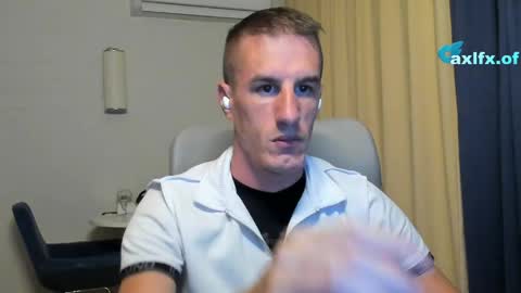 Snapshot of axl_fx chatting on June 4, 2026, 12:27 am Axl online show from June 4, 2026, 12:27 am
