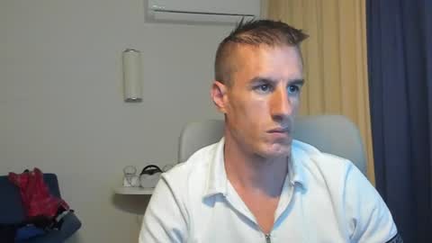 Snapshot of axl_fx chatting on June 11, 2026, 1:38 am Axl online show from June 11, 2026, 1:38 am