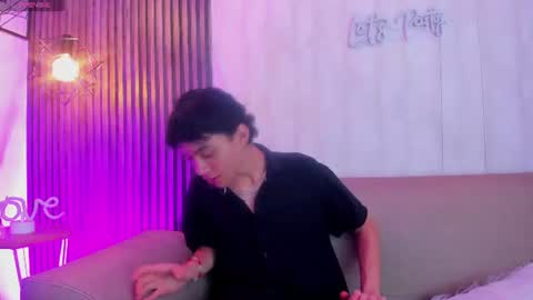 A X X X EL online show from July 17, 2026, 4:34 pm
