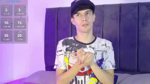 Snapshot of axxxel_twink chatting on May 19, 2026, 2:51 am Axxxel online show from May 19, 2026, 2:51 am