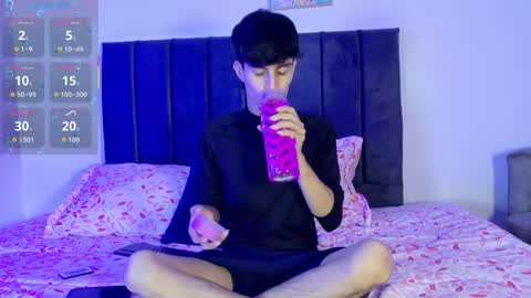 Snapshot of axxxel_twink chatting on May 24, 2026, 3:00 am Axxxel online show from May 24, 2026, 3:00 am