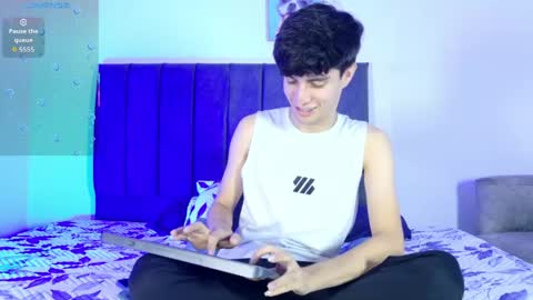 Snapshot of axxxel_twink chatting on June 5, 2026, 3:02 am Axxxel online show from June 5, 2026, 3:02 am