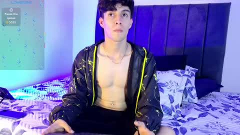 Snapshot of axxxel_twink chatting on June 8, 2026, 3:07 am Axxxel online show from June 8, 2026, 3:07 am
