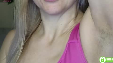 Jully online show from December 17, 2025, 6:36 pm