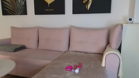 Ayabellle online show from November 11, 2025, 10:32 pm