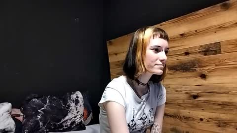 Eva online show from October 7, 2025, 6:21 am