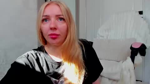 Snapshot of ayaye_ chatting on July 7, 2026, 6:05 am SundyRose online show from July 7, 2026, 6:05 am