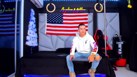 Snapshot of aydenmillerdom chatting on December 31, 2024, 12:32 am Ayden Miller online show from December 31, 2024, 12:32 am