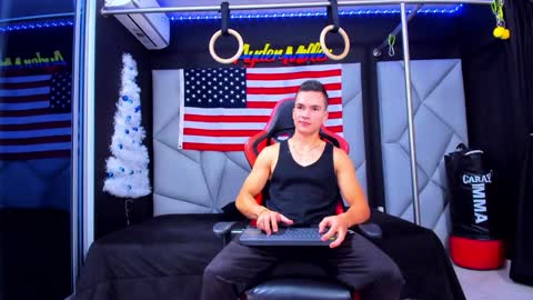 Snapshot of aydenmillerdom chatting on January 2, 2025, 12:03 pm Ayden Miller online show from January 2, 2025, 12:03 pm