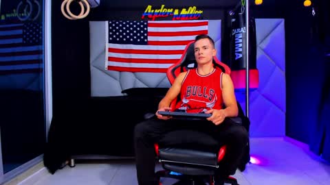 Snapshot of aydenmillerdom chatting on February 4, 2025, 3:00 am Ayden Miller online show from February 4, 2025, 3:00 am