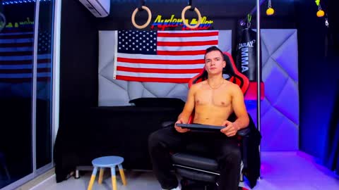 Snapshot of aydenmillerdom chatting on February 4, 2025, 12:55 pm Ayden Miller online show from February 4, 2025, 12:55 pm