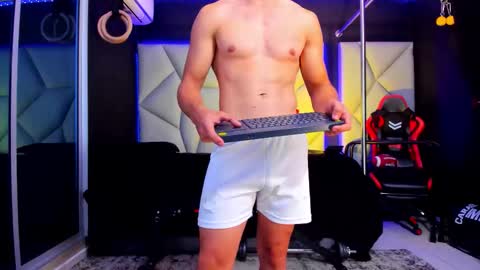 Ayden Miller online show from November 24, 2025, 2:55 am