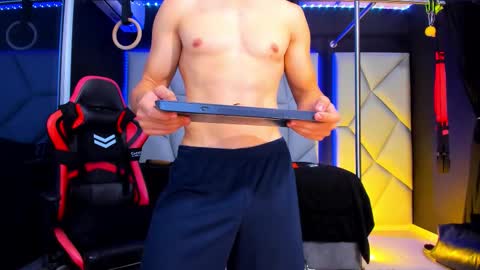 Snapshot of aydenmillerdom chatting on February 24, 2026, 2:42 am Ayden Miller online show from February 24, 2026, 2:42 am