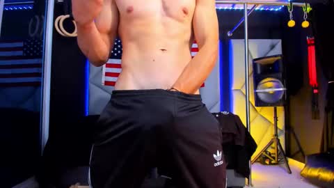 Snapshot of aydenmillerdom chatting on March 25, 2026, 1:44 am Ayden Miller online show from March 25, 2026, 1:44 am