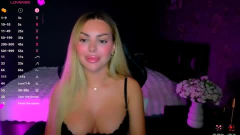  Ayla Demir  online show from May 14, 2026, 8:04 pm