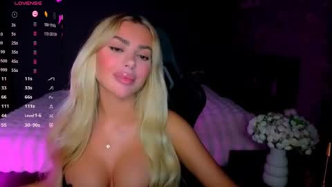  Ayla Demir  online show from June 13, 2026, 8:07 pm