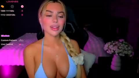  Ayla Demir  online show from June 29, 2026, 8:09 pm