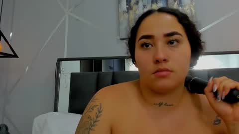 Snapshot of ayla_martinez chatting on January 9, 2025, 7:52 am Ayla online show from January 9, 2025, 7:52 am