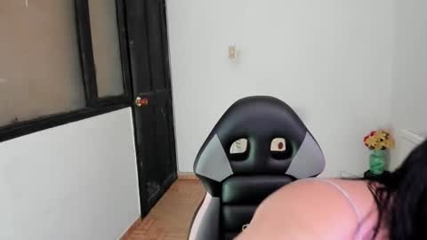 SandyMODELINDEPENDIENT online show from September 21, 2025, 12:07 pm