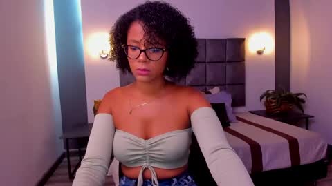 Ayleen online show from December 8, 2024, 4:28 pm