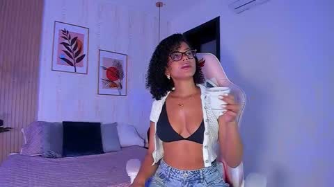 Snapshot of ayleen_dunkann chatting on October 20, 2025, 12:49 pm Ayleen online show from October 20, 2025, 12:49 pm