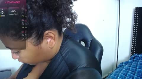 Snapshot of ayliinn_ chatting on March 2, 2025, 3:24 am Ayliinn online show from March 2, 2025, 3:24 am