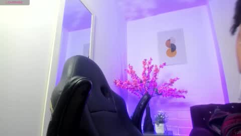 Ayliinn  online show from March 21, 2026, 8:19 am