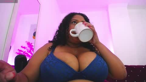 Snapshot of ayliinn_ chatting on May 19, 2026, 1:56 am Ayliinn online show from May 19, 2026, 1:56 am