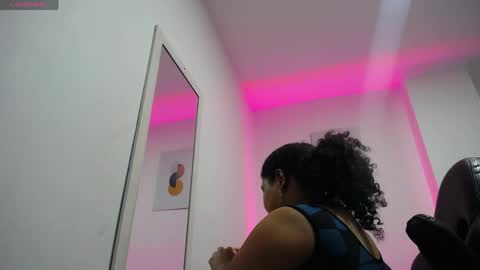 Snapshot of ayliinn_ chatting on June 7, 2026, 1:32 am Ayliinn online show from June 7, 2026, 1:32 am