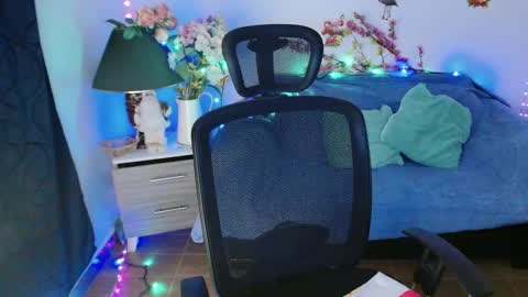 Snapshot of aylin_diazz chatting on March 22, 2026, 12:08 pm Aylin online show from March 22, 2026, 12:08 pm