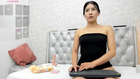 Snapshot of aylin_parker16 chatting on March 12, 2026, 11:27 am Aylin online show from March 12, 2026, 11:27 am