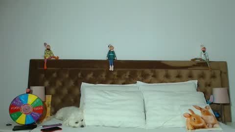 Aylin online show from November 24, 2025, 5:51 am