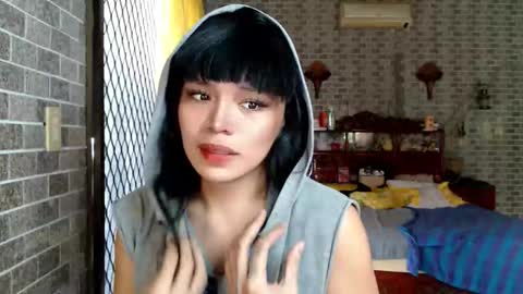 aymkyline online show from May 20, 2026, 5:24 am
