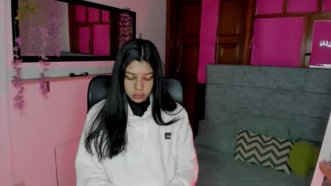 Aysha online show from May 17, 2026, 3:26 am