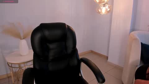 Snapshot of ayshelbrown chatting on September 19, 2025, 3:30 am Ayshel online show from September 19, 2025, 3:30 am