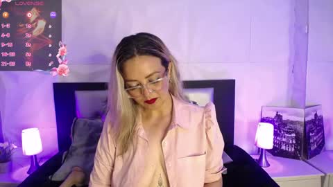 Snapshot of azaahara_ chatting on May 6, 2026, 2:22 pm Azahara online show from May 6, 2026, 2:22 pm