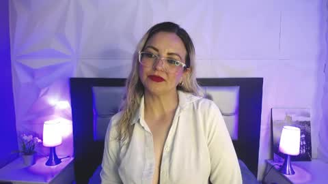 Azahara online show from May 22, 2026, 1:50 pm