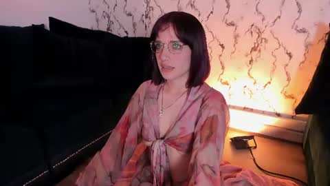 Snapshot of azahara_18 chatting on June 27, 2026, 6:13 pm Azahara online show from June 27, 2026, 6:13 pm