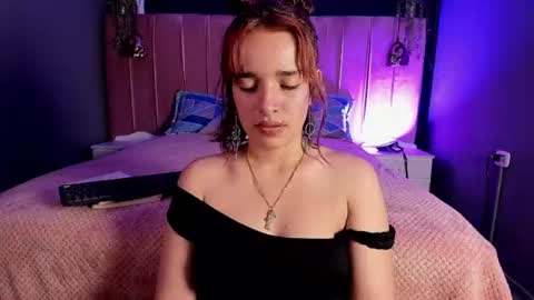 Snapshot of azahara_18 chatting on July 25, 2026, 11:13 pm Azahara online show from July 25, 2026, 11:13 pm