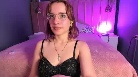 Snapshot of azahara_18 chatting on July 29, 2026, 6:28 pm Azahara online show from July 29, 2026, 6:28 pm