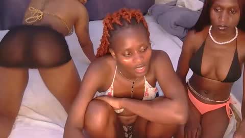 Snapshot of azalea46 chatting on March 1, 2026, 5:04 pm Azalea online show from March 1, 2026, 5:04 pm