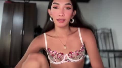 azalea_cum69 online show from June 11, 2026, 2:53 am