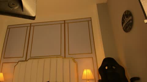 Ale online show from September 19, 2025, 11:11 am