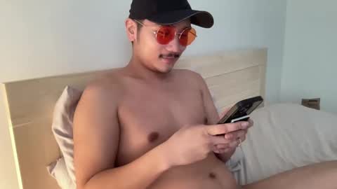 Snapshot of azngoogoo chatting on December 31, 2024, 6:35 pm azngoogoo online show from December 31, 2024, 6:35 pm