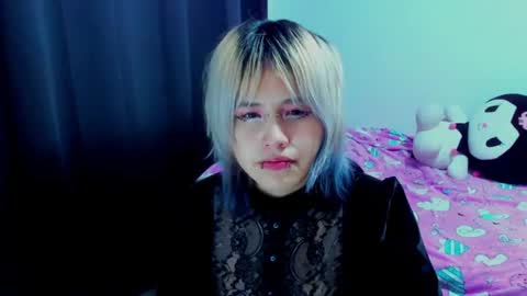 Azu Moure online show from July 30, 2026, 4:44 am