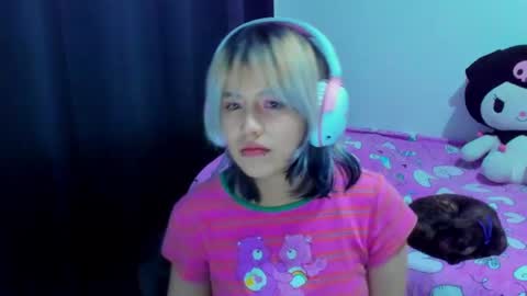 Azu Moure online show from July 31, 2026, 6:24 am
