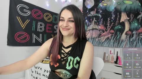 Azucena R online show from December 10, 2024, 6:06 pm